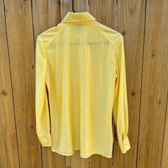 Vintage 70s Adelaar Yellow Button Up Shirt with Embroidered Butterfly Size S/M - Picture 2 of 3